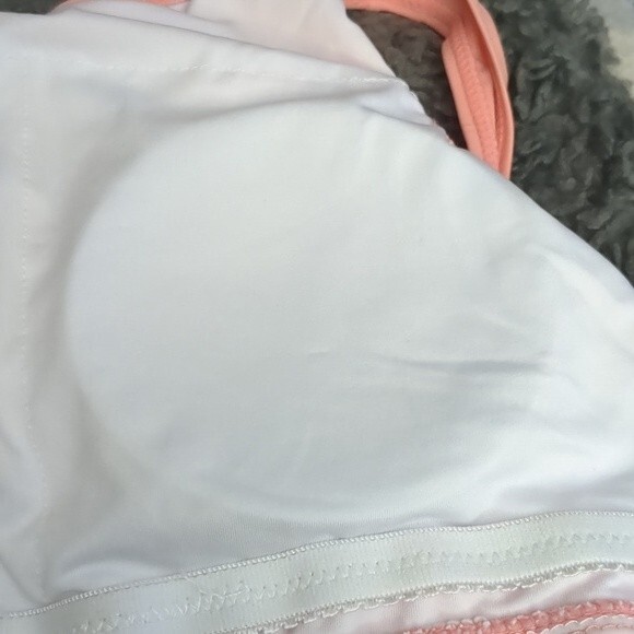 Cupshe Swimsuit Color Block Cut Out One Piece Swimsuit Built in Bra Med NWT - Picture 8 of 9